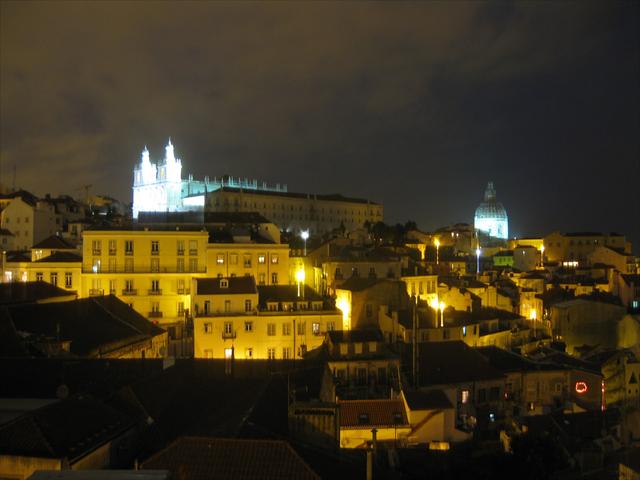 Lison skyline at night.